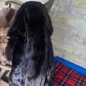 Luxurious Mink Black Fur Coat